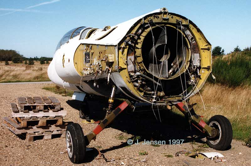 CF-104D-RT-660_02_jj.jpg