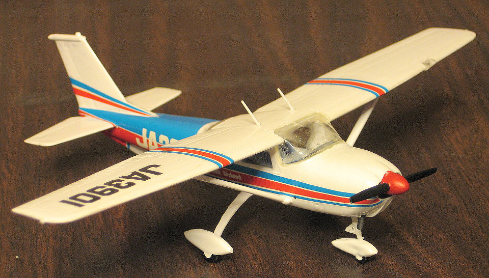 Civilian_Cessna_172_I.JPG