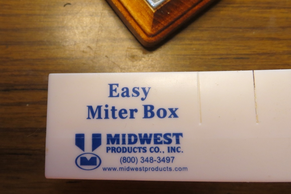 clog_Miter_box_001_a.jpg