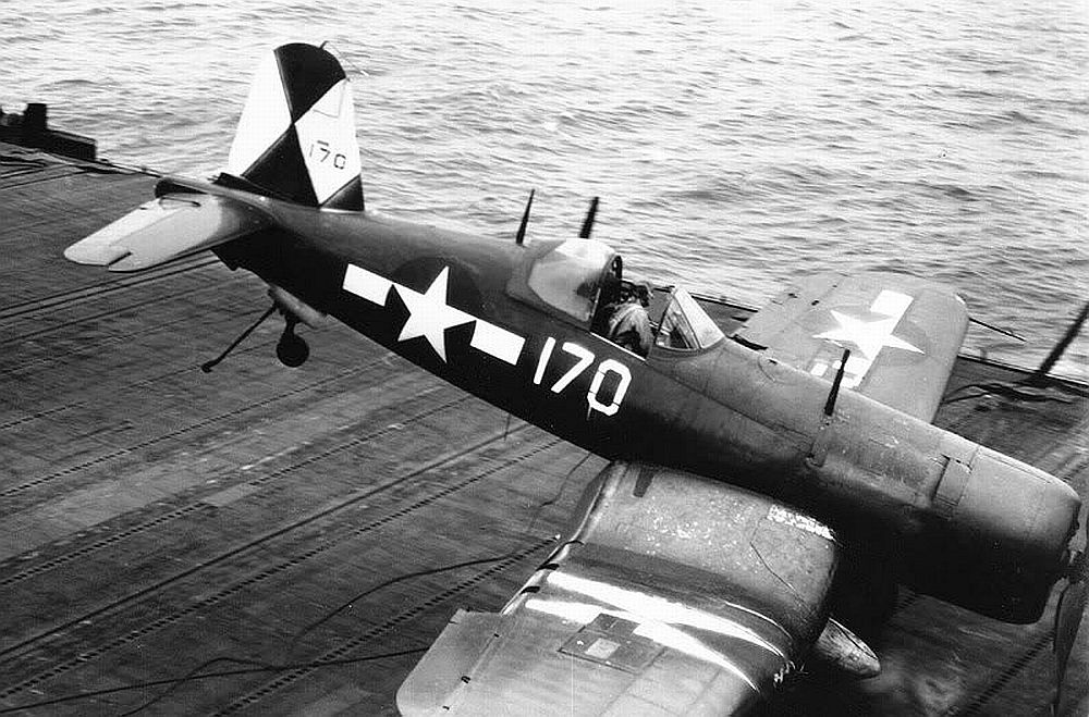 Corsair-USS-Essex-1945.jpg