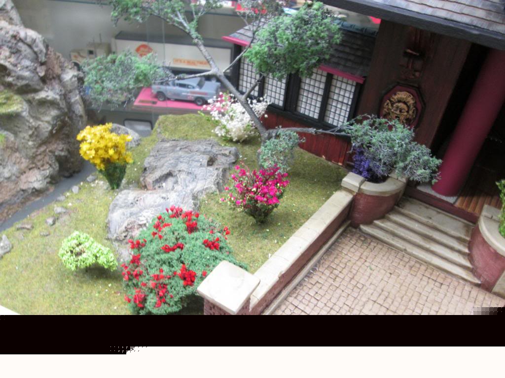 courtyardflowers_zpsd5bac015.jpg