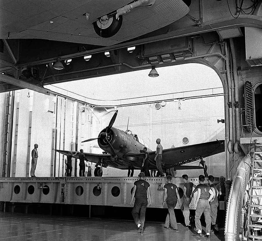 Dauntless-lift1941.jpg