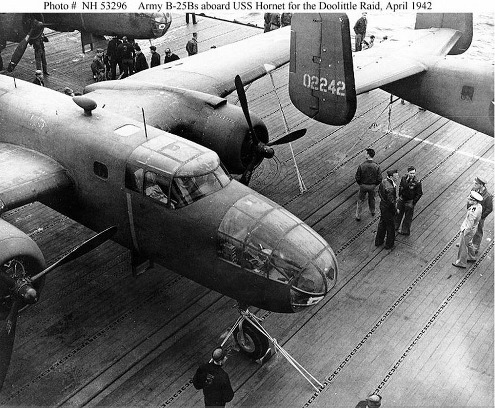 Doolittle-B-25s-on-Hornet.jpg