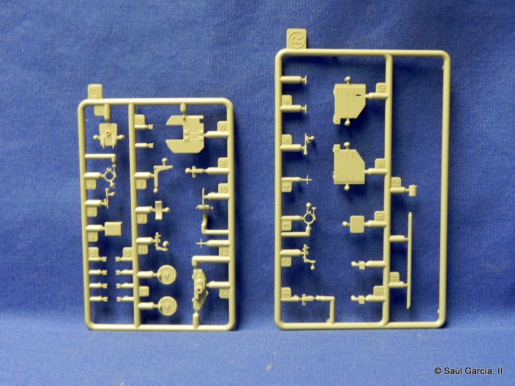 DRagon6399BergePanzer38FlakXFlakSprueDRfront.jpg