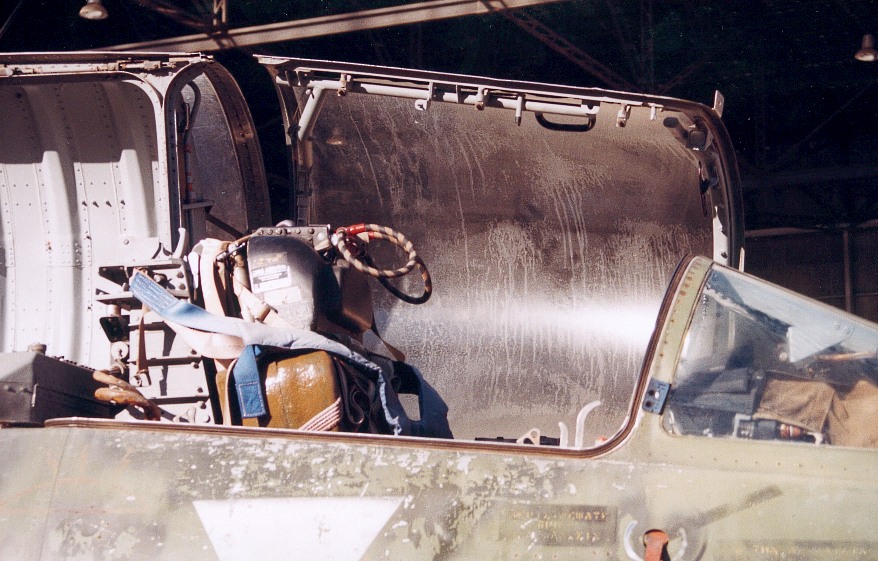 Ejection_Seat___canopy_1.jpg