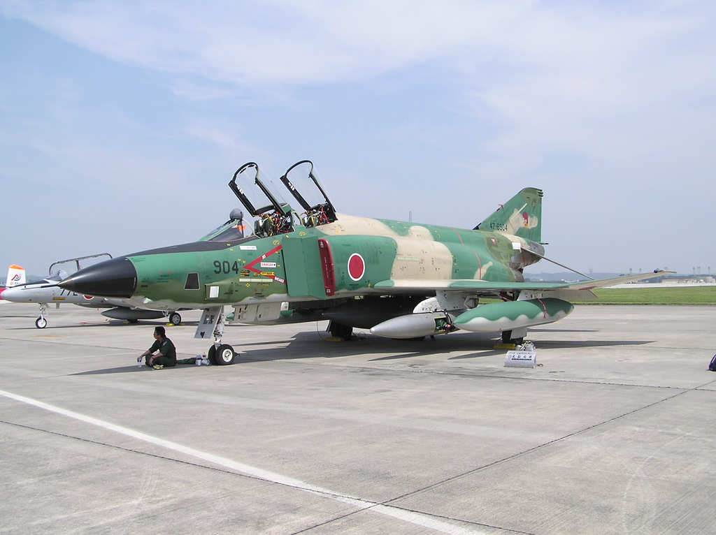 F-4_1_Yokota_Tokyo.jpg