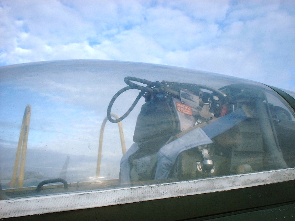 f104g_ejectiontop.jpg