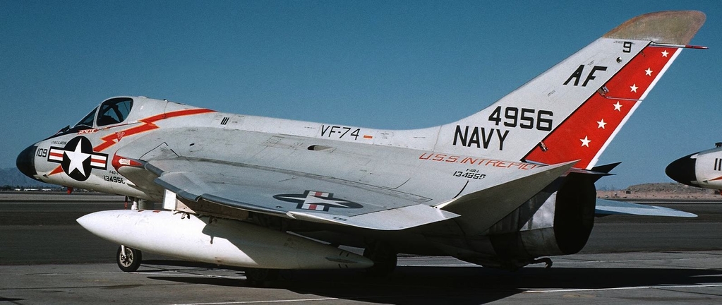 F4D_Skyray2C_Tailhook_Association_015_cropped.jpg