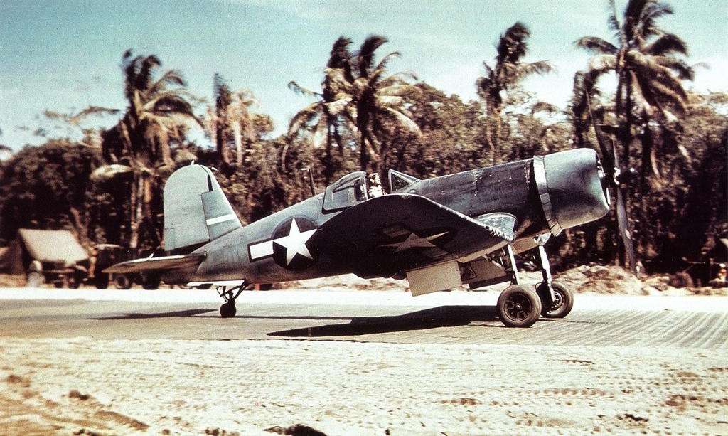 F4U-1A_Corsair_from_VMF-214.jpg