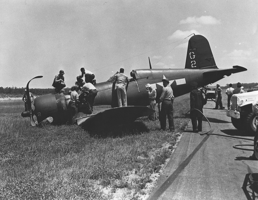 F4U-1ACorsairaircraftofVBF-3crashedatthesideofarunwayatNASWildwoodNJ1945_zpsa1b4c5d6.jpg