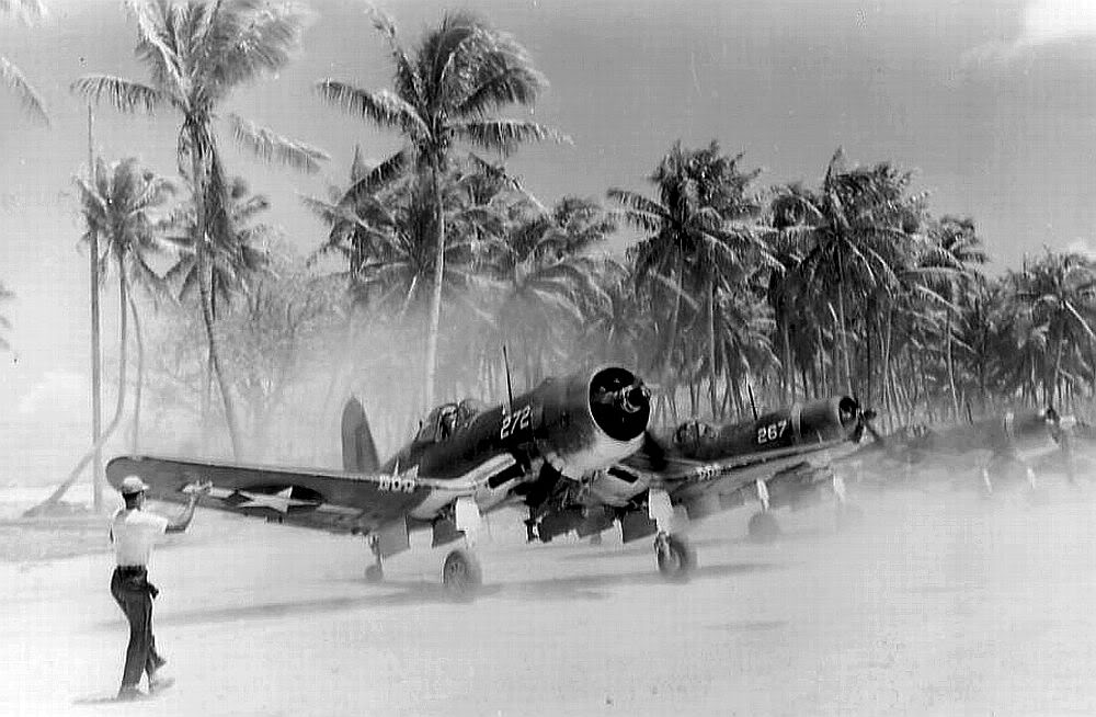 f4u_usmc_majuro-ww2.jpg