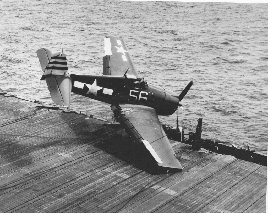 F6F-5HellcataircraftfromVF-12VBF-12isheadingtowardditchingportsideofthedeckofUSSRandolphCV-15_zpse2b352fd.jpg