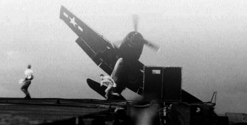 F6F_Hellcat_before_ramp_strike.jpg