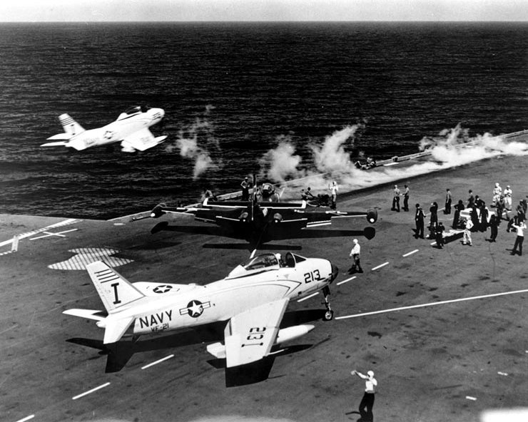 FJ-3_Fury_on_catapult_of_USS_Forrestal_28CV-5929.jpg