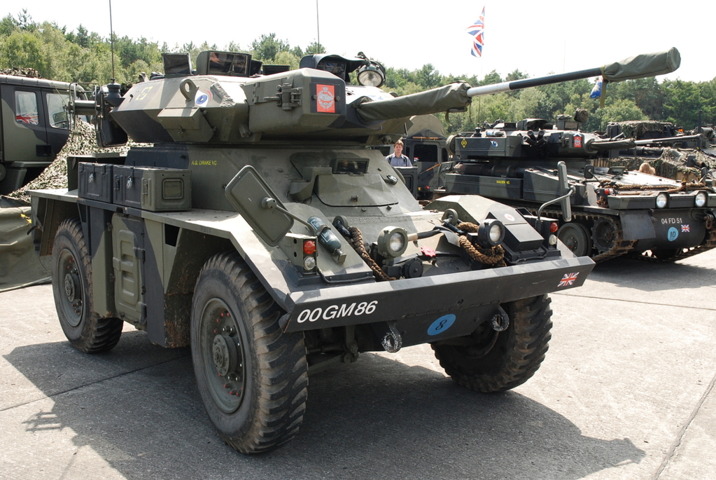 FV721_Fox_armoured_fighting_vehicle_282008-08-0929.jpg