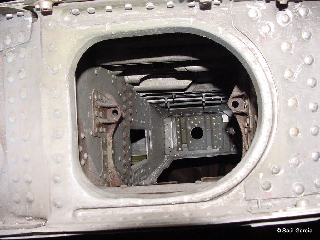 Fw190F8CannonTunnel.jpg