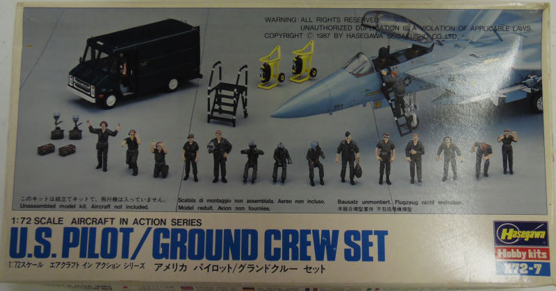 Hasegawa US Pilot and Cround Crew Set.jpg