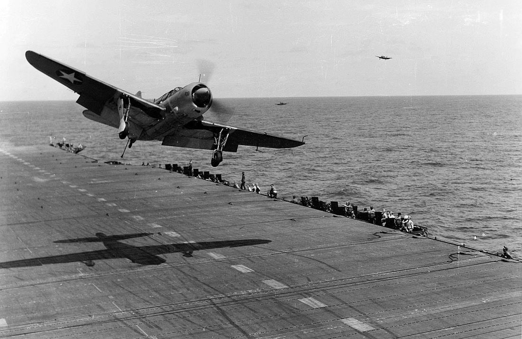 Helldiver-waveoff-USS-Bunker-Hill.jpg