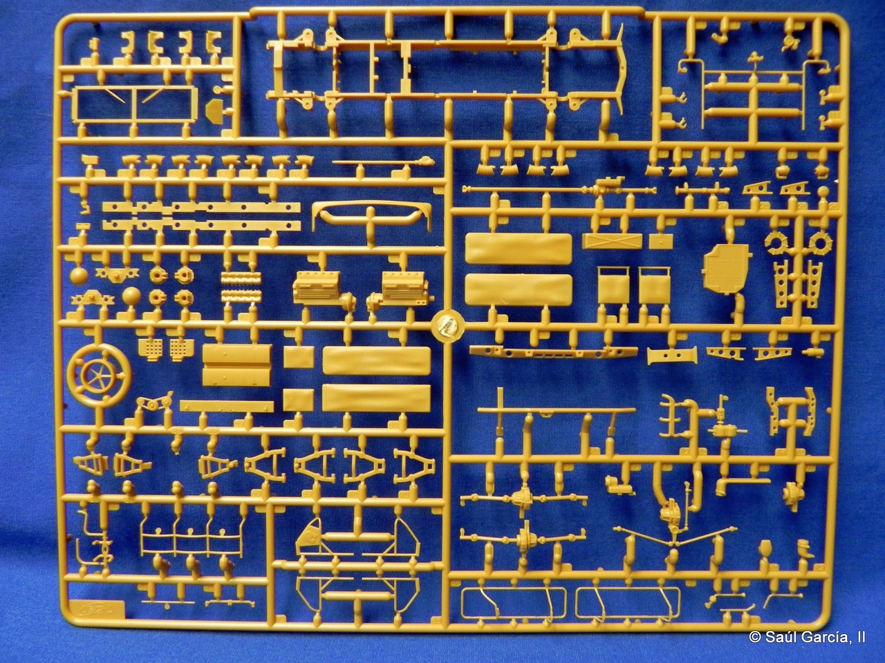 ICM35506HorchType40SprueA1.jpg