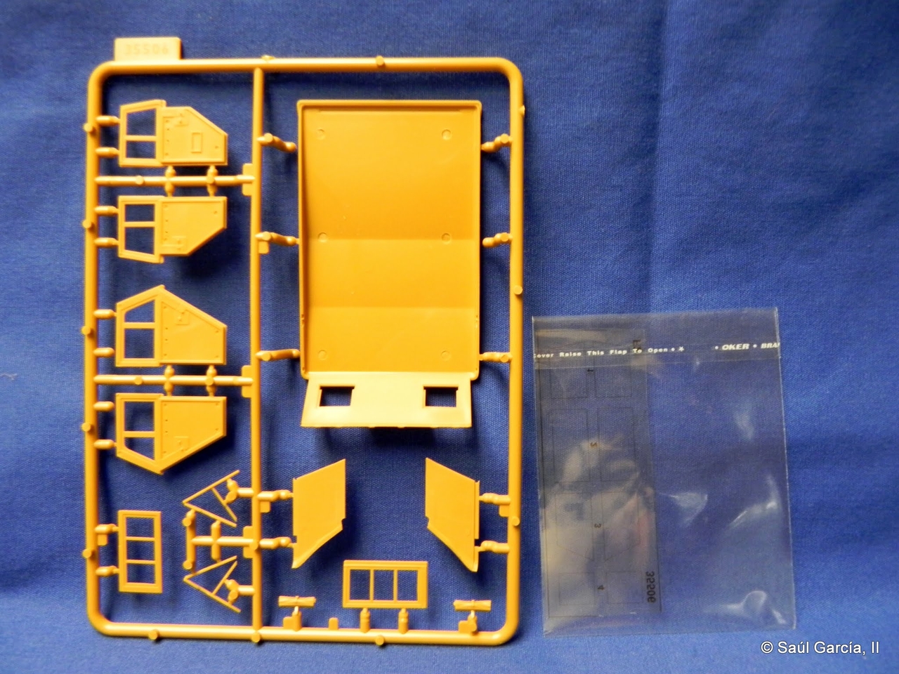 ICM35506HorchType40SprueC2b.jpg