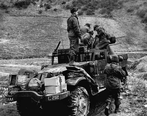 id_m16halftrack_korea_700_01.jpg