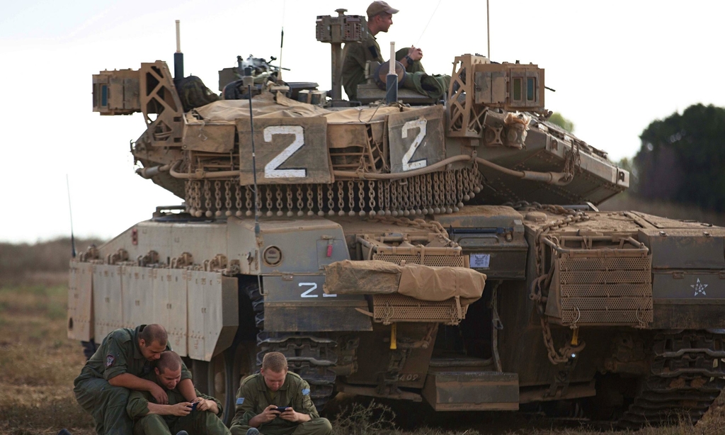 Israeli-soldiers-near-Gaz-014.jpg