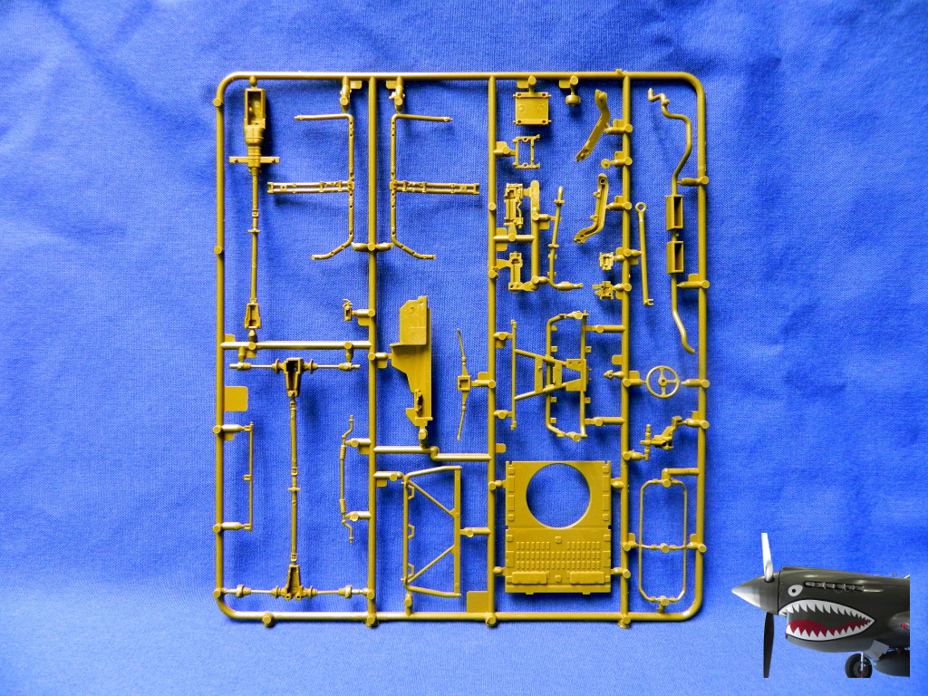 Italeri6504LMVLinceSprueTreeBrear.JPG