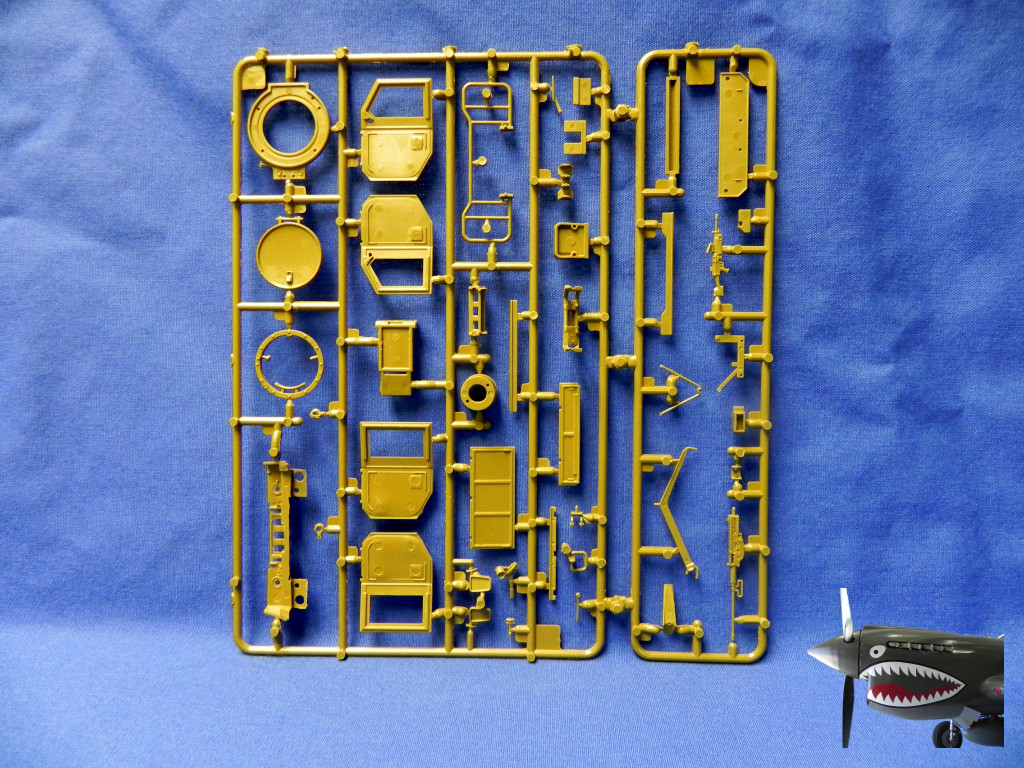 Italeri6504LMVLinceSprueTreeCDrear.JPG