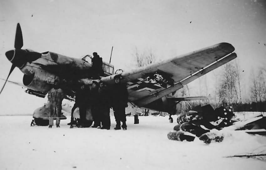 Ju_87_B_III_StG_51_winter_camo_1939_1940.jpg