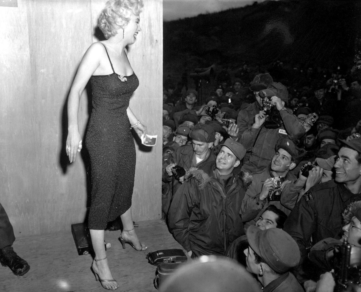 Korean-War-Marilyn-Monroe-04.jpg