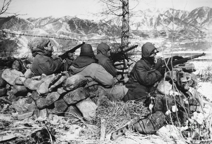 korean-war-soldiers-granger.jpg