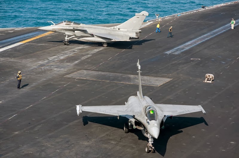 Marine_Nationale_28French_Navy29_and_US_Navy_joint_Aircraft_Carriers_deployment_1.jpg