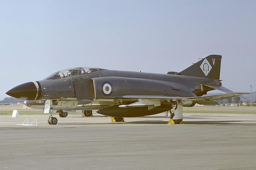 McDonnell_Douglas_F-4K_Phantom_FG12C_UK_-_Navy_AN1325454.jpg