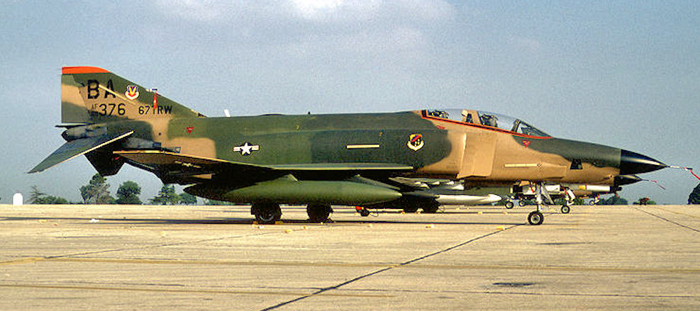 McDonnell_Douglas_RF-4C-44-MC_Phantom_69-0376_91st_TRS.jpg