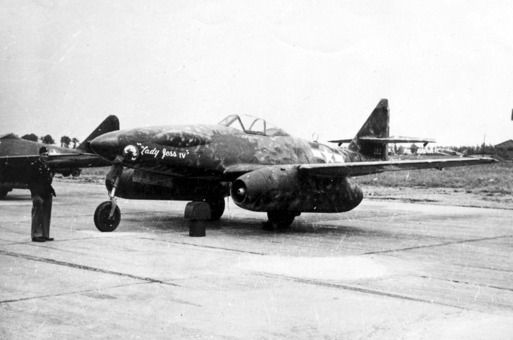 Me-262-Schwalbe-USAAF-captured-01.jpg