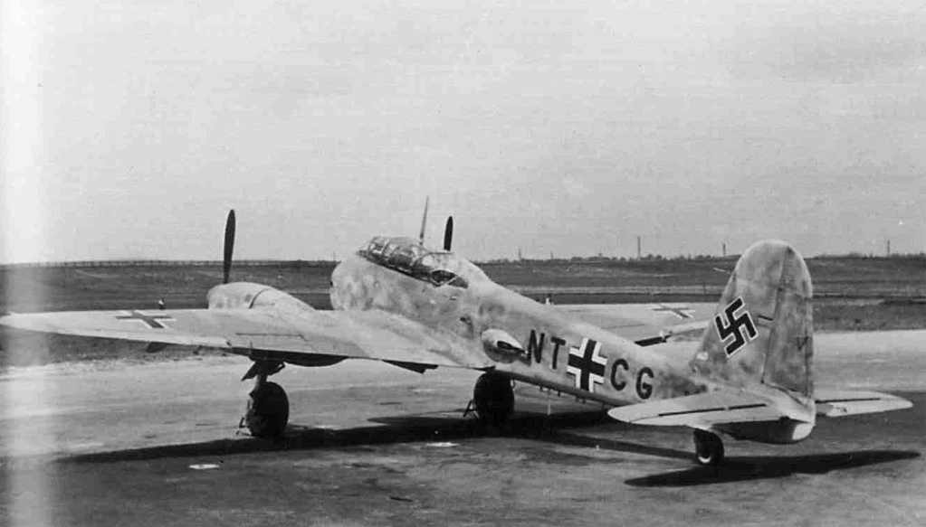 Messerschmitt-Me-210A-Hornisse-Stammkennzeichen-28NT2BCG29-01.jpg