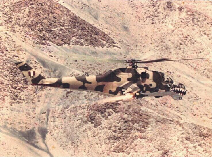 Mi-25 Peru R698Firing.jpg