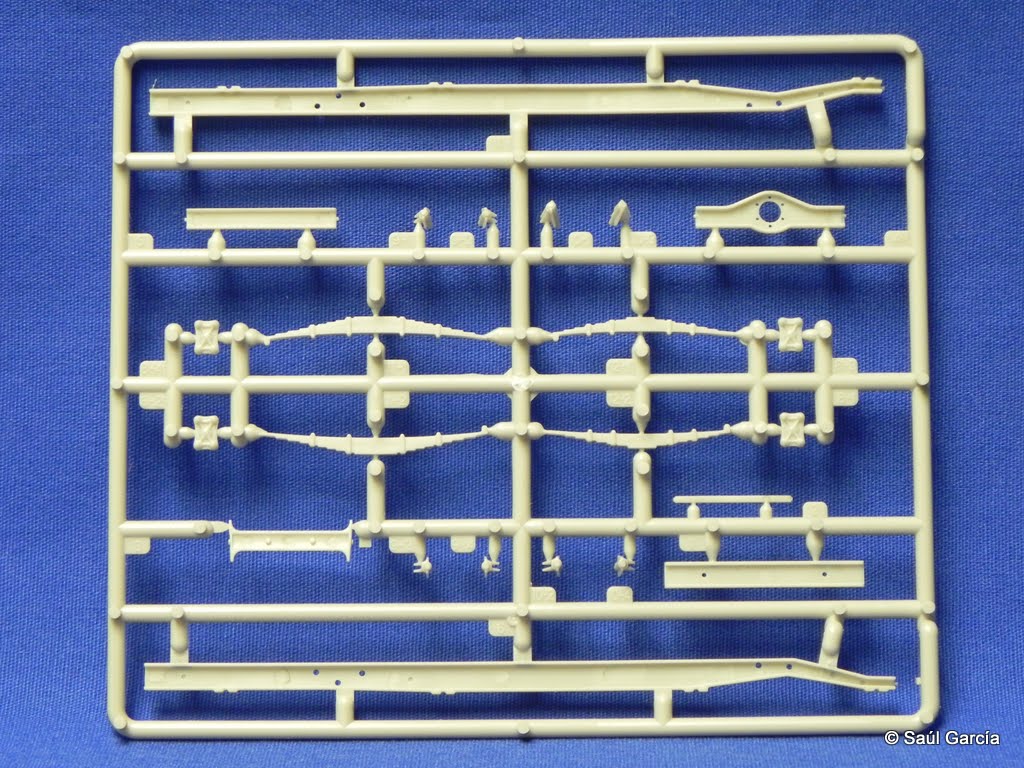 MM35106Sprue3front.JPG