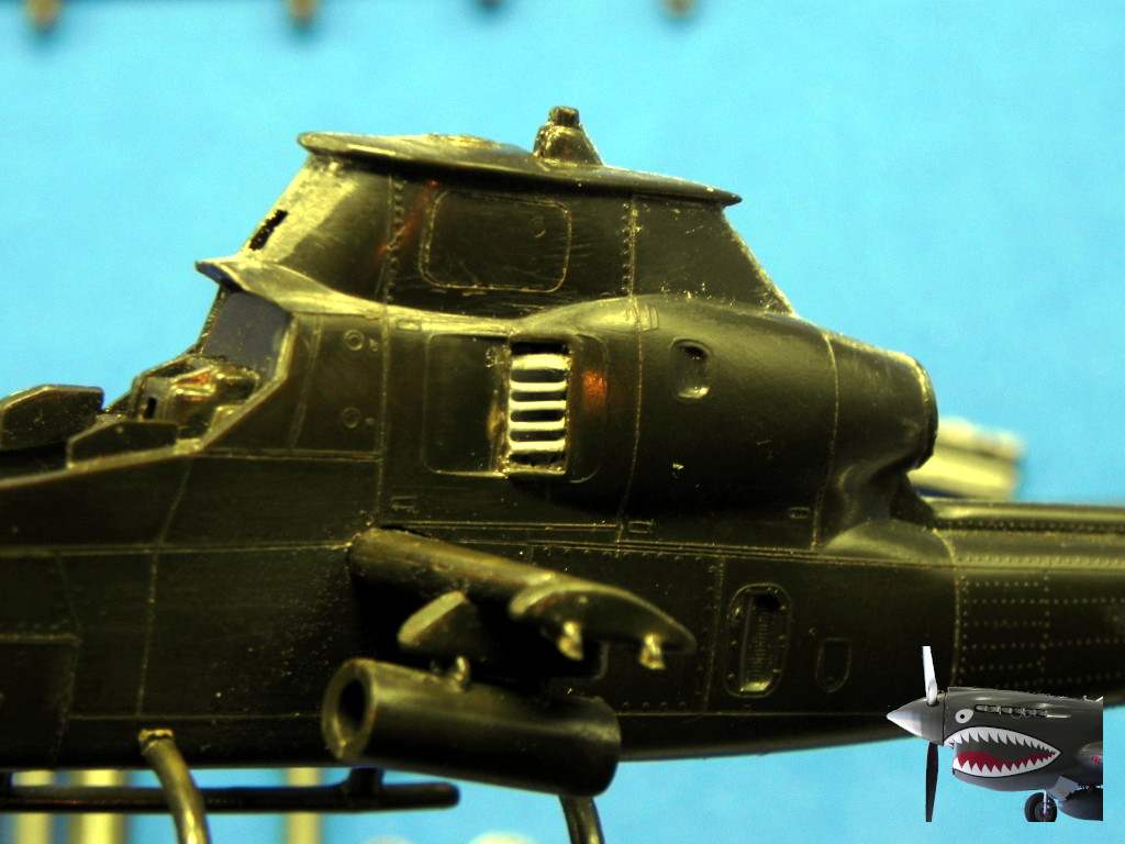 Monogram72AH-1G01.JPG