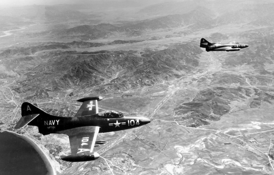 Neil-Armstring-flew-the-Grumman-F9F-2-during-the-Korean-War-courtesy-businessinsider_com_.jpeg