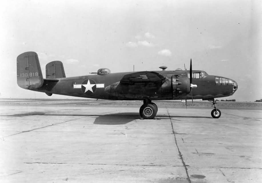 North_American_B-25D_Mitchell_41-30818.jpg