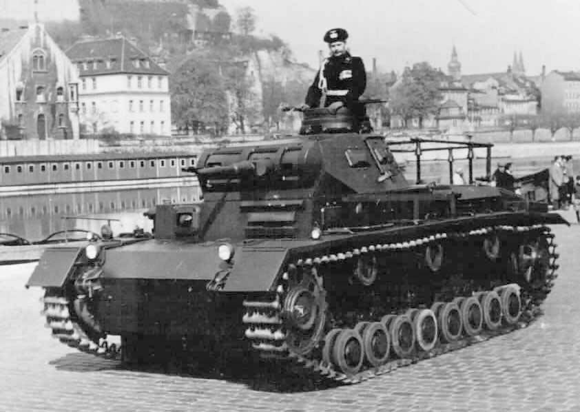 Panzerbefehlswagen_III_ausf_D1.jpg