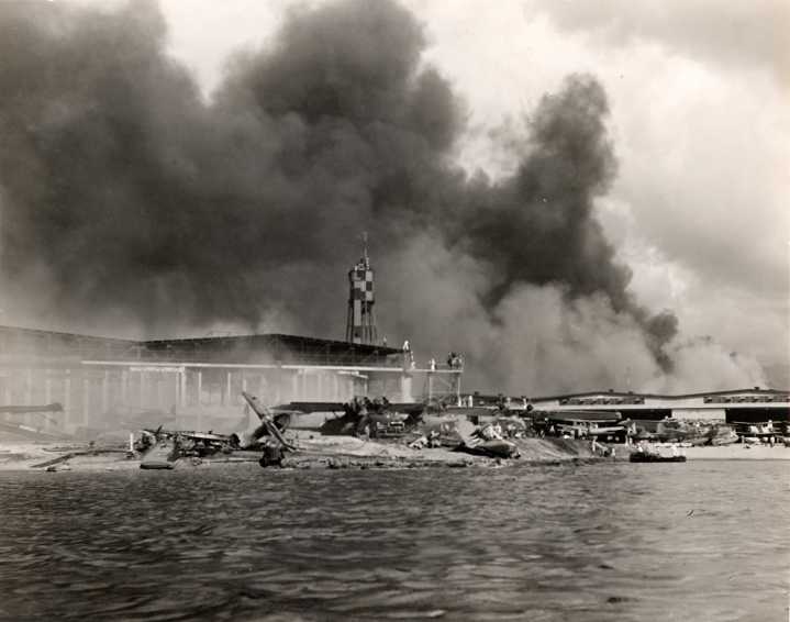 pearl-harbor-attack-pictures-7.jpg