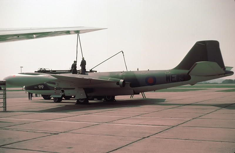 RAF-CANBERRA-B2-WE113-100sqdn-800.jpg