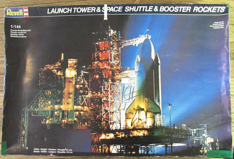 Revell_Space_Shuttle_with_Launch_Tower.jpg