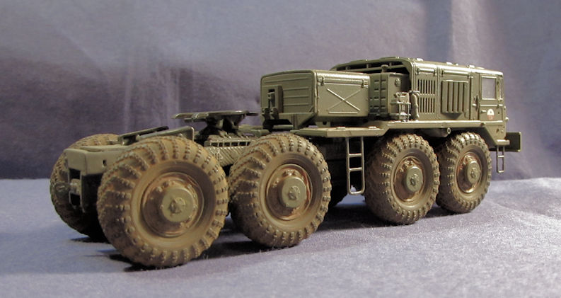 Russian_MAZ-537_Tractor_II.jpg