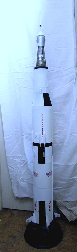 Saturn_V_Rocket_I.jpg