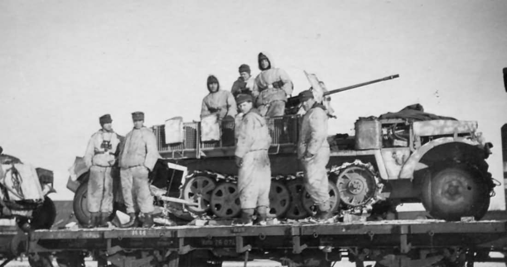 Sd_Kfz__10-4_winter.jpg