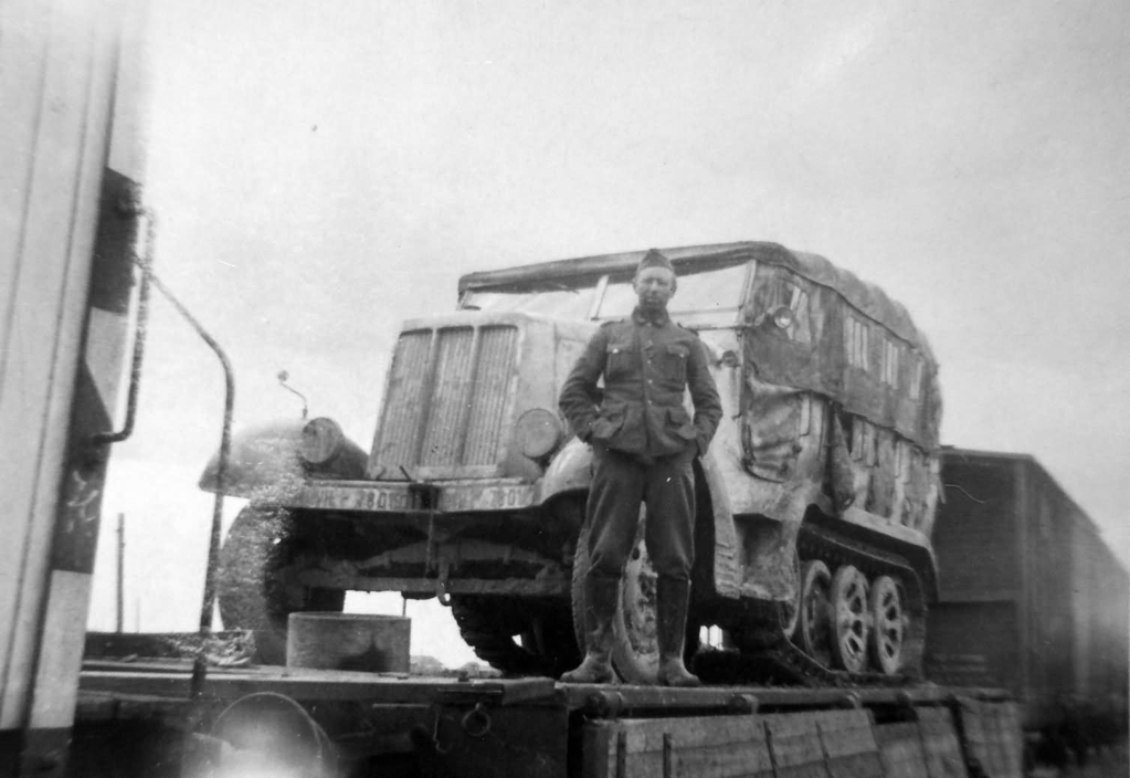 SdKfz_6_rail_transport.jpg