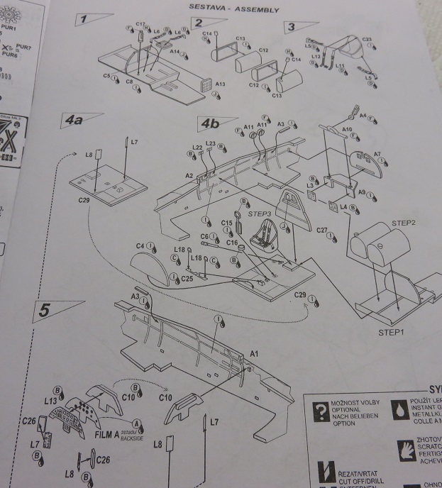 Skua_interior_001a~0.jpg